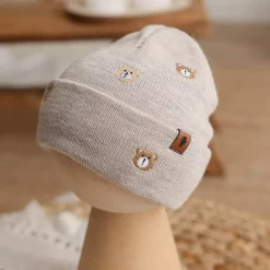 Czapka Haftowany Miś z Wełny Merino | Beżowa