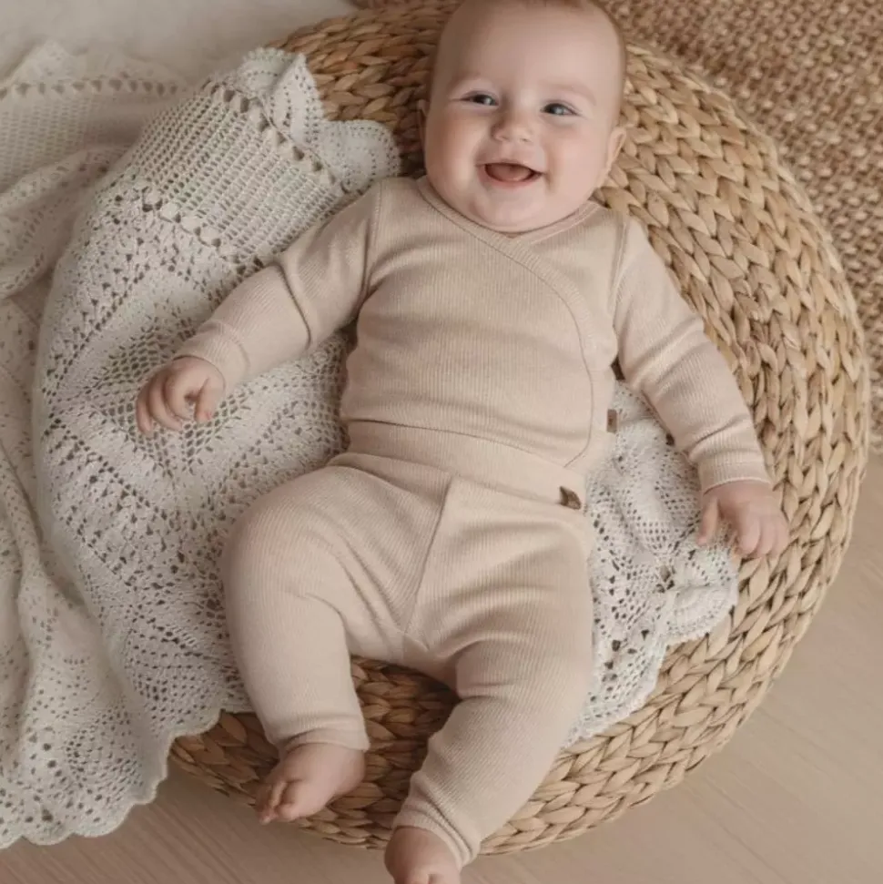 Komplet Niemowlęcy 2 elementy Body + Spodenki | Beżowy