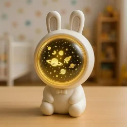 Lampka nocna z projektorem dla dzieci – Projektor do pokoju dziecka | Kosmonauta