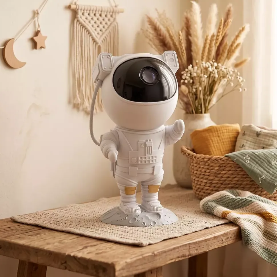 Lampka nocna z projektorem dla dzieci – Projektor gwiazd do pokoju dziecka | Astronauta